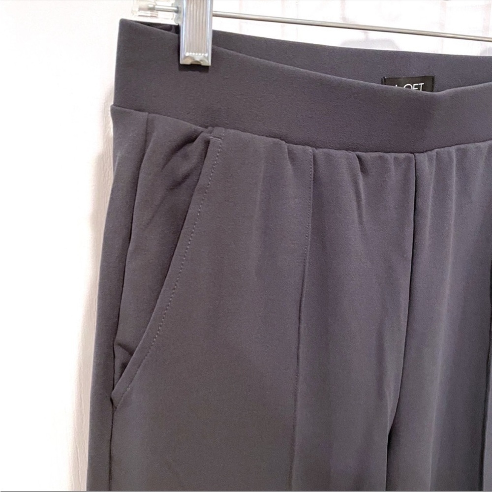 Loft Coastal Gray Pintucked Fluid Taper Pull On High Waist Ankle Pants NWT - Picture 7 of 8